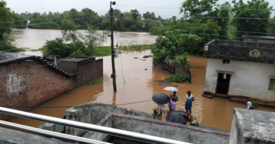 Torrential rains cause severe flooding in Telangana and Andhra Pradesh, resulting in 9 deaths and 17,000 evacuations amid ongoing crisis.