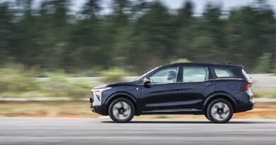 Mahindra XEV 9S Becomes More Expensive Price Increased by Up to Rs 70000 Check New Variant Wise Prices and Details