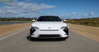 Lexus ES 350h Launched in India New Luxury Sedan Offers 25.22 Kmpl Mileage Premium Features and Hybrid Powertrain Know Price Lexus ES 350h Launched in India New Luxury Sedan Offers 25.22 Kmpl Mileage Premium Features and Hybrid Powertrain Know Price