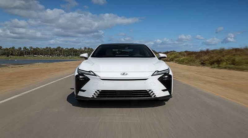 Lexus ES 350h Launched in India New Luxury Sedan Offers 25.22 Kmpl Mileage Premium Features and Hybrid Powertrain Know Price Lexus ES 350h Launched in India New Luxury Sedan Offers 25.22 Kmpl Mileage Premium Features and Hybrid Powertrain Know Price